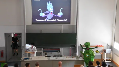 Elemonsters-Science-Show bei der Langen Nacht der Wissenschaften 2019 – Bild 4